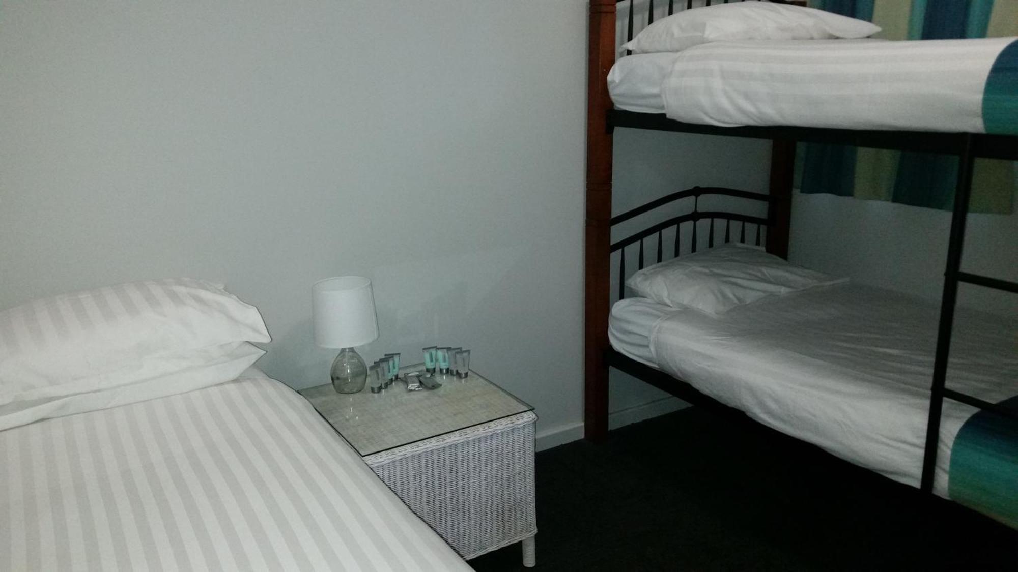 Centrebreak Beach Stay Green Head Rom bilde